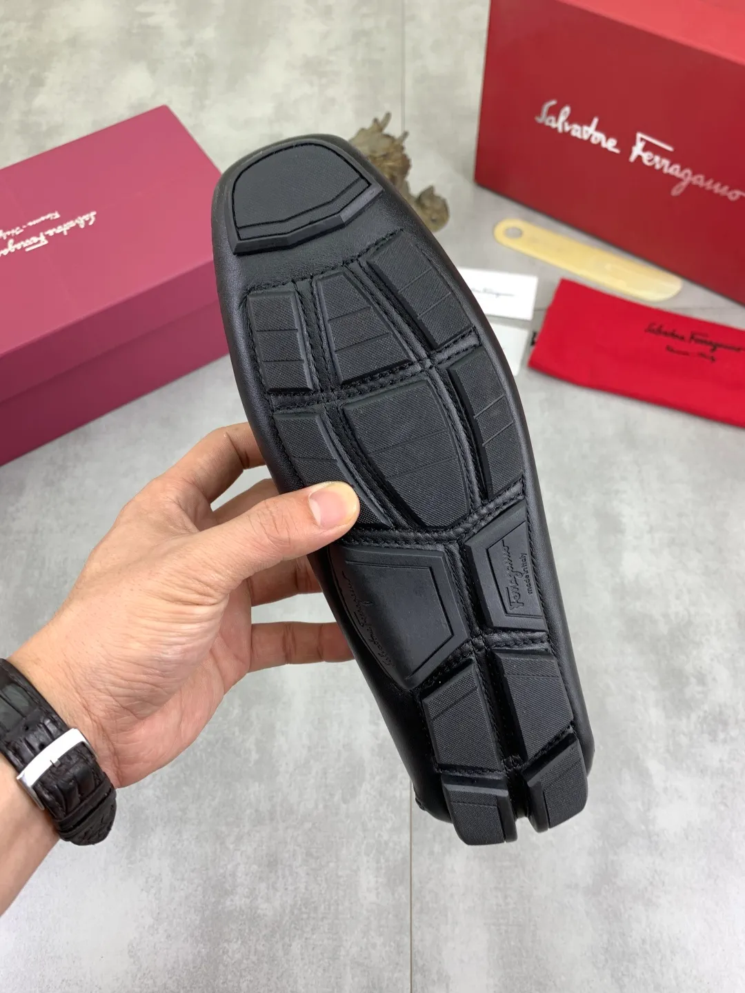 Men's shoes 💰P542 New model, high quality [Ferragamo/Ferragamo] Latest lazy slip-on shoes Original imported calfskin, imported cowhide lining + original luxury metal buckle + original combination outsole Comparison without pressure Code number: 38-45